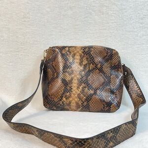 Jen & Co Women’s Sz Medium Snake Print Design Brown Vegan Leather Crossbody Bag